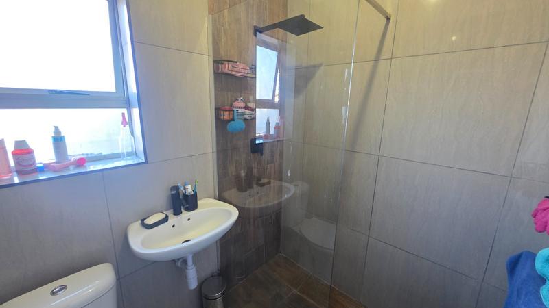 4 Bedroom Property for Sale in Glenwood Western Cape